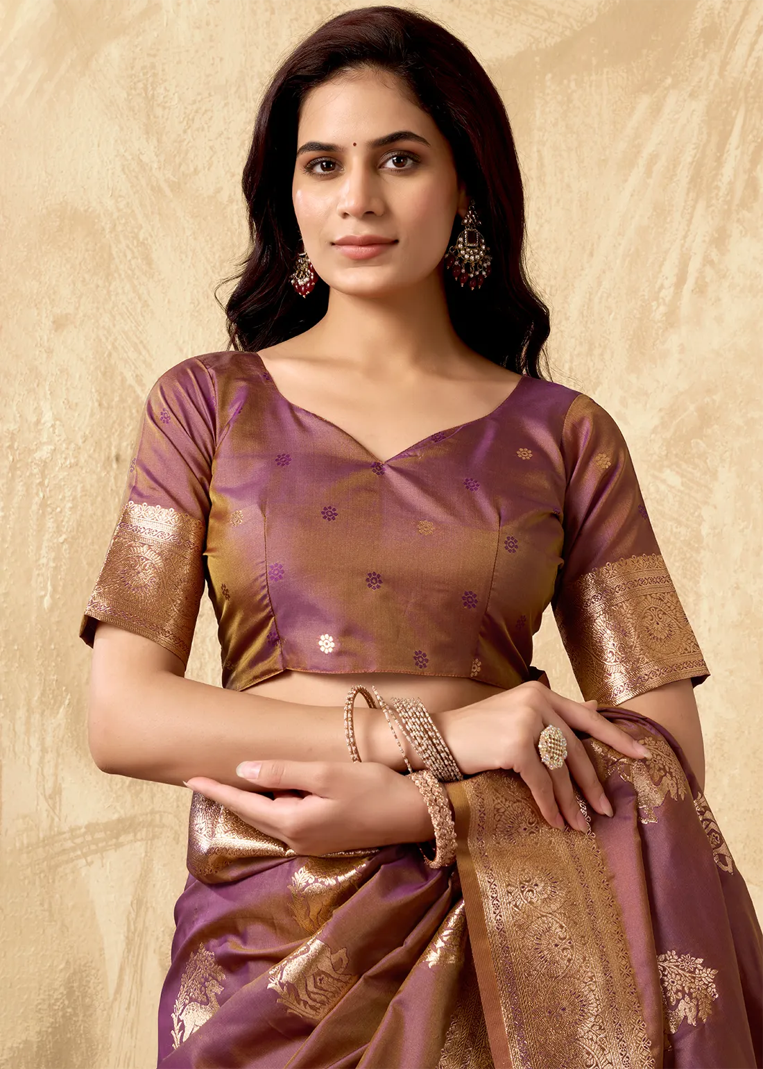 Lilac Purple Banarasi Silk Saree with Golden Zari Weaving Lilac Purple Banarasi Silk Saree with Golden Zari Weaving