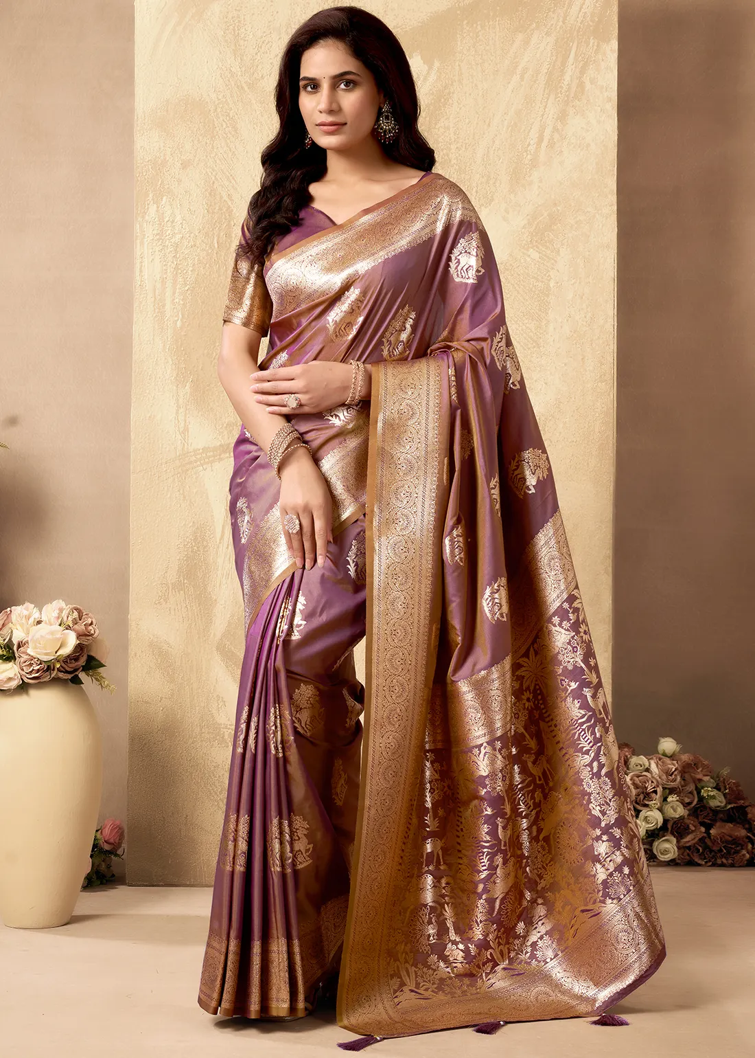 Lilac Purple Banarasi Silk Saree with Golden Zari Weaving Lilac Purple Banarasi Silk Saree with Golden Zari Weaving