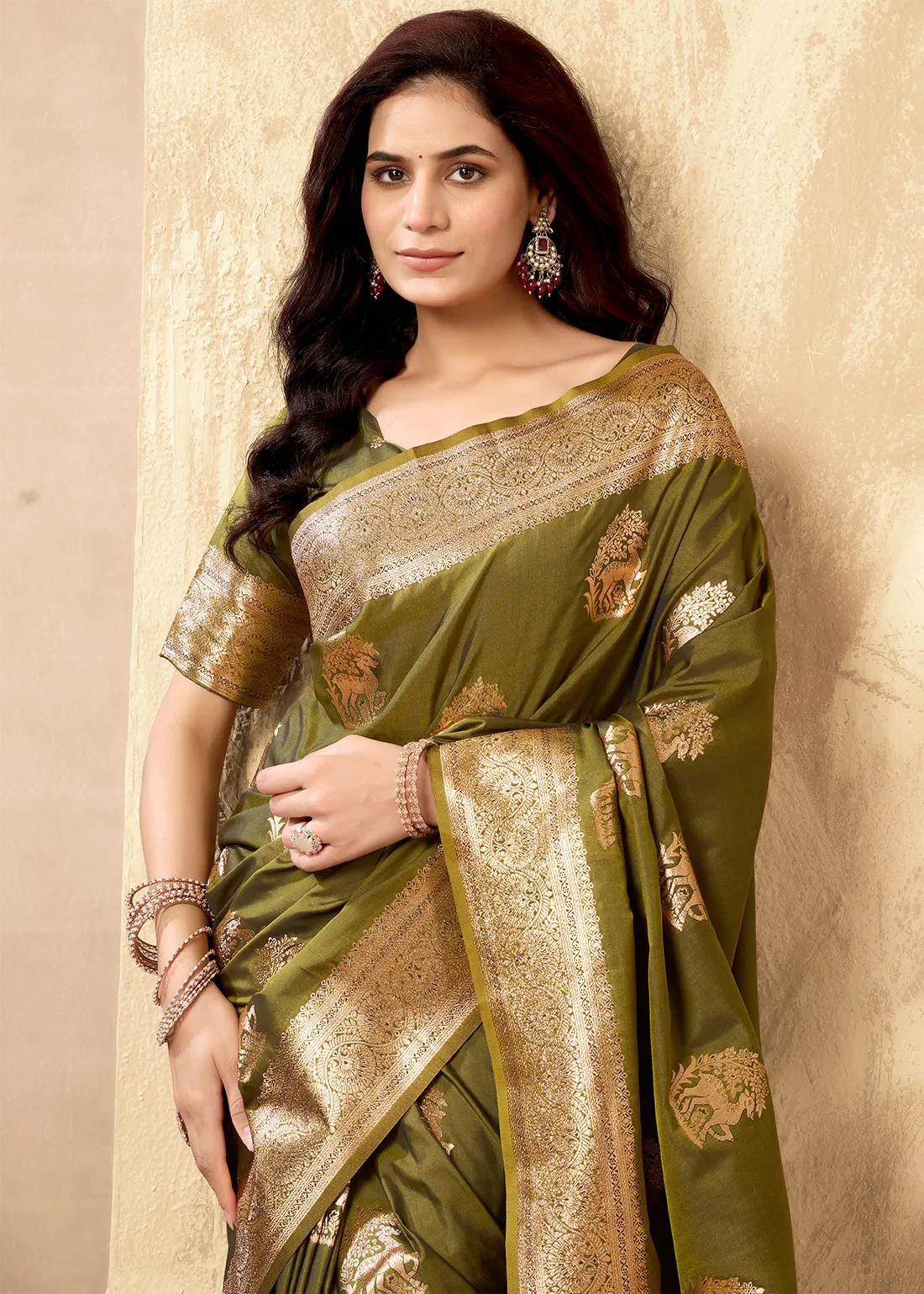 Mehendi Green Banarasi Silk Saree with Golden Zari Weaving Mehendi Green Banarasi Silk Saree with Golden Zari Weaving