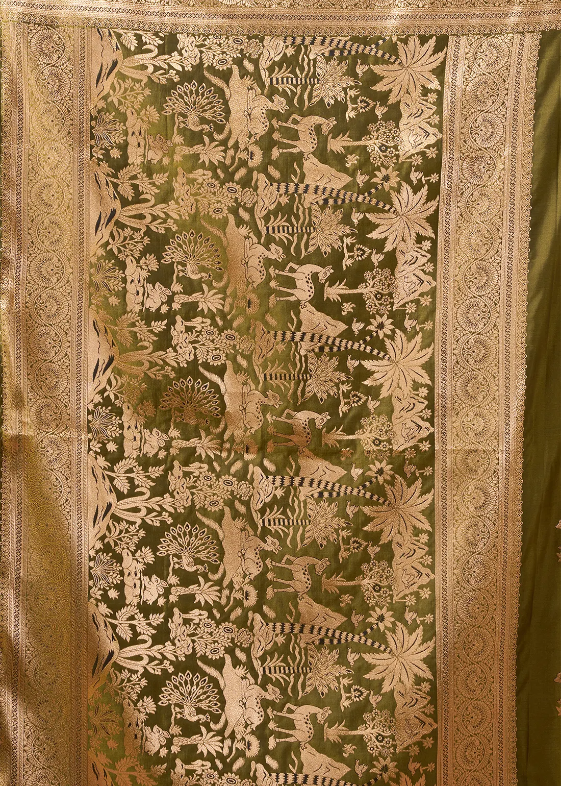 Mehendi Green Banarasi Silk Saree with Golden Zari Weaving Mehendi Green Banarasi Silk Saree with Golden Zari Weaving