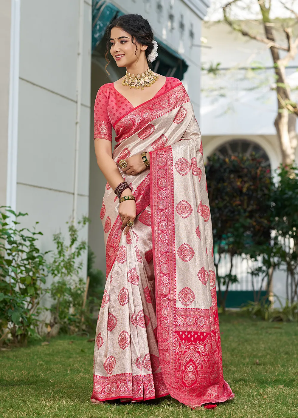 Pearl White and Crimson Red Banarasi Saree Pearl White and Crimson Red Banarasi Saree